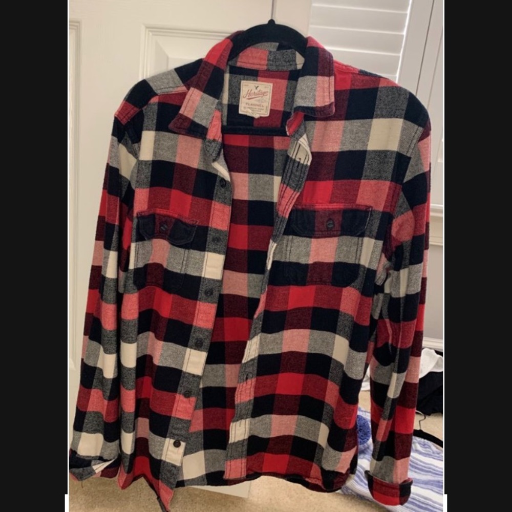 American Eagle Plaid Button Down Shirt